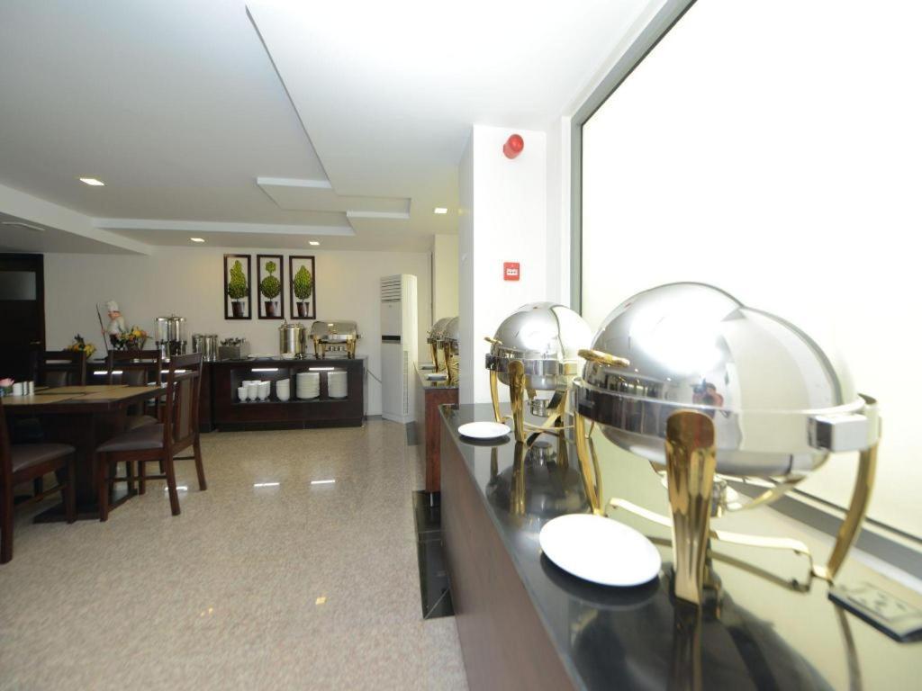 Hotel Lexus Янгон Екстер'єр фото