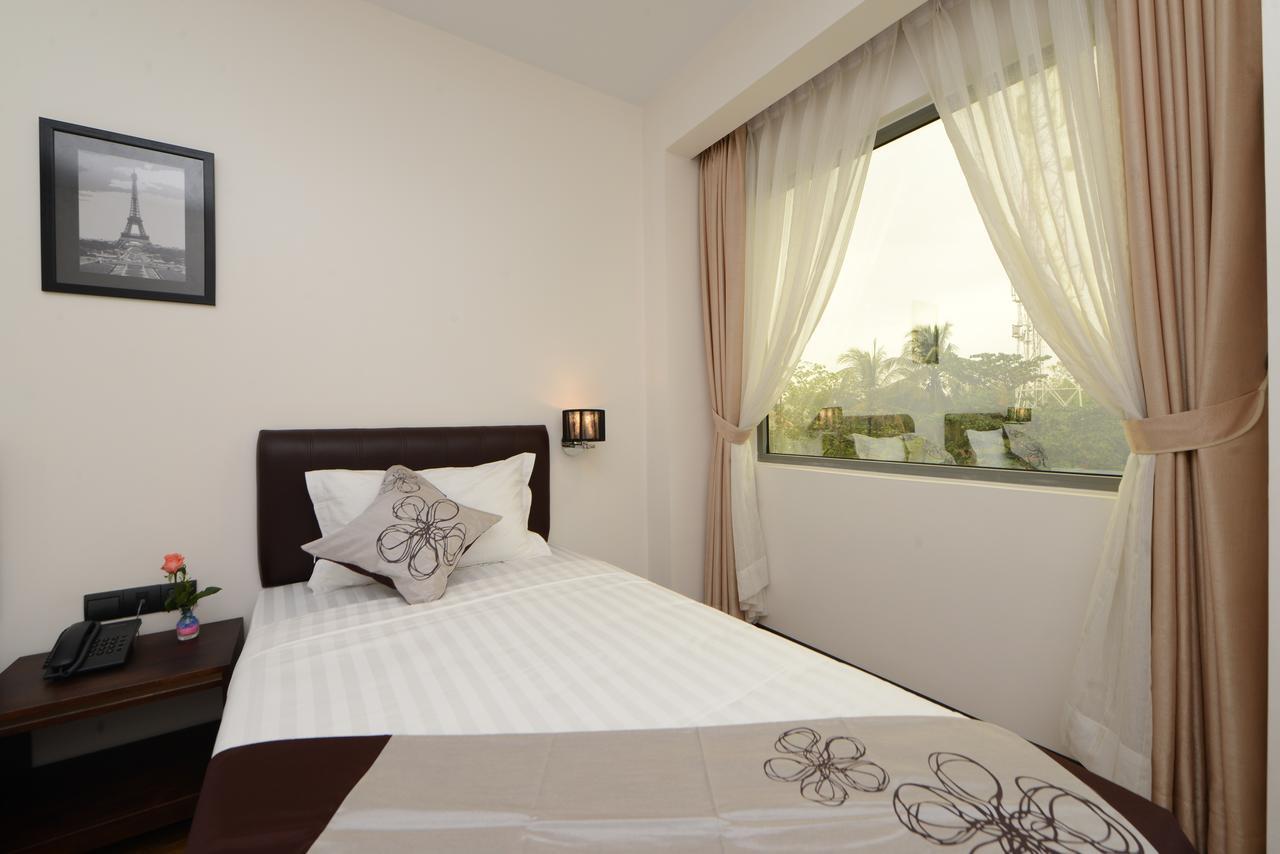 Hotel Lexus Янгон Екстер'єр фото