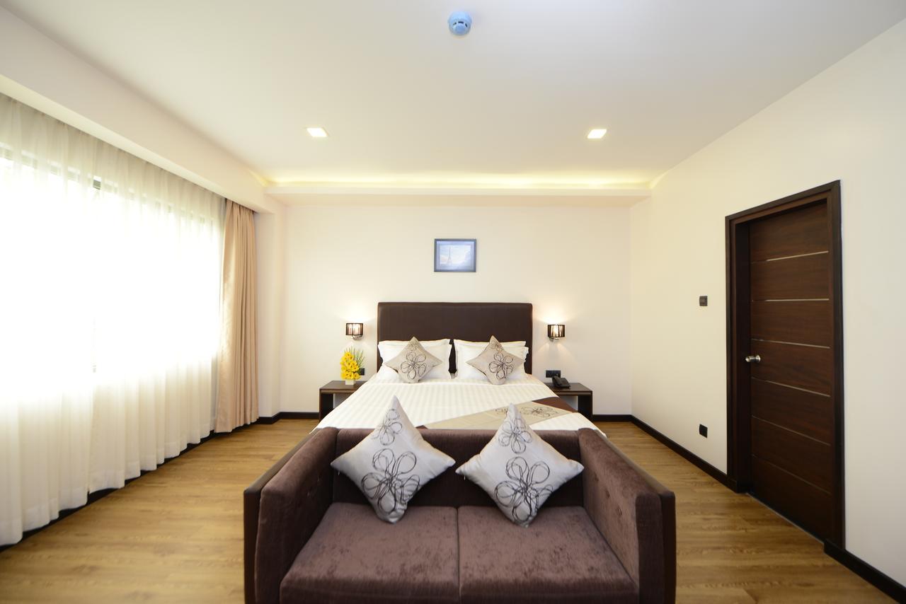 Hotel Lexus Янгон Екстер'єр фото