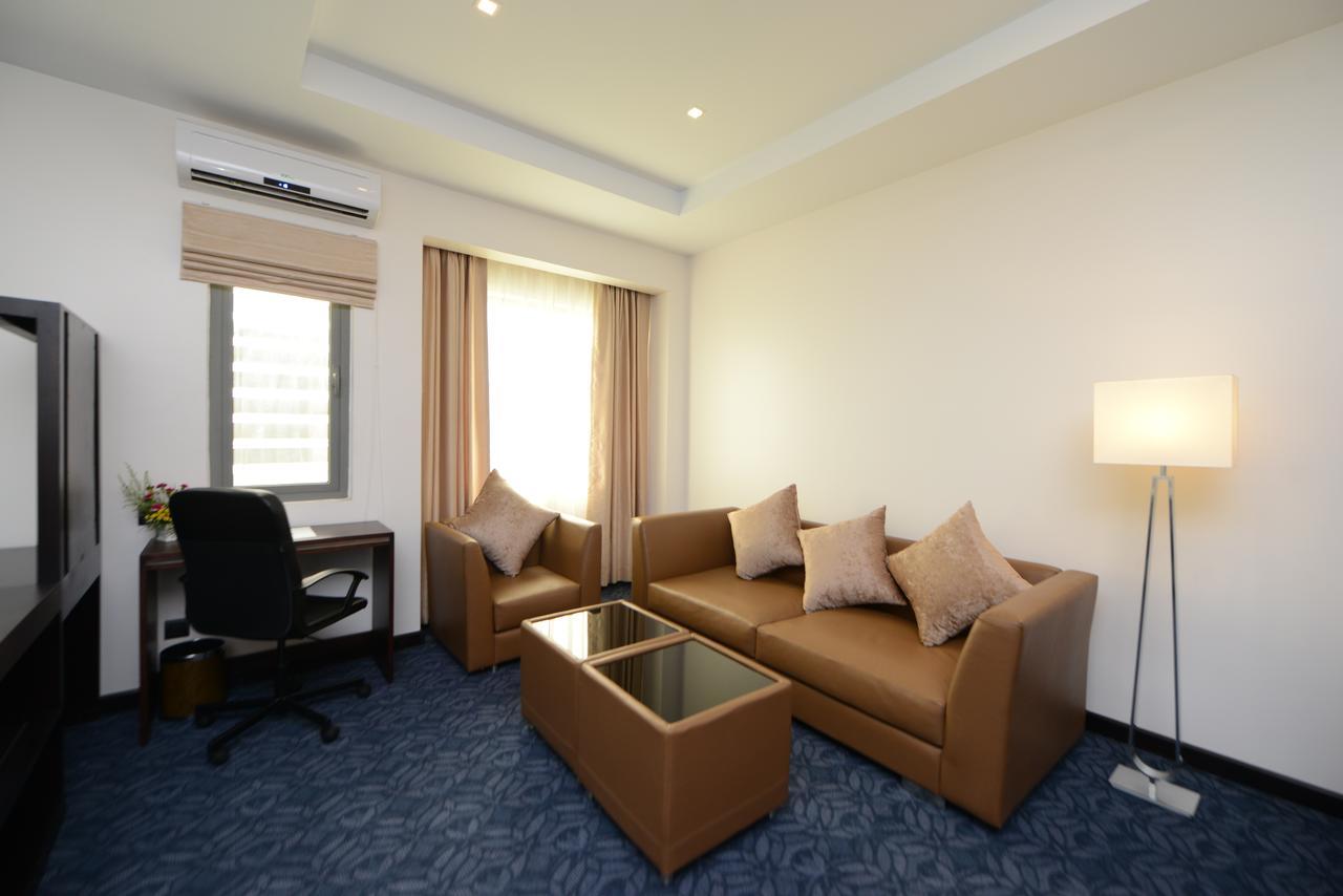 Hotel Lexus Янгон Екстер'єр фото