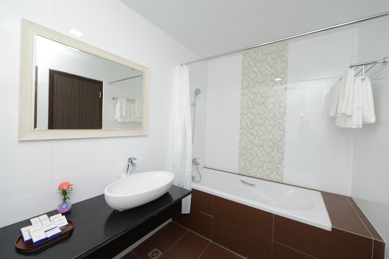 Hotel Lexus Янгон Екстер'єр фото